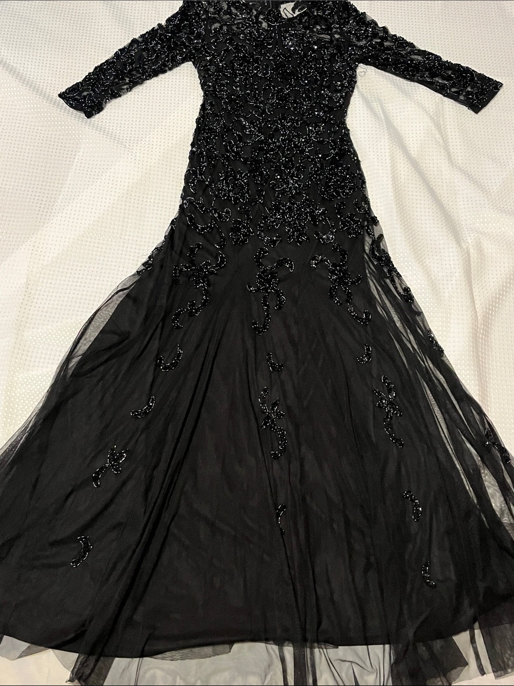 Adrianna Papell Black Hand-Beaded Flowing Mermaid Skirt -Long Sleeve Gown size1